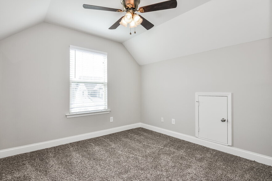 Building Photo - 88 Outwater Ridge Dr