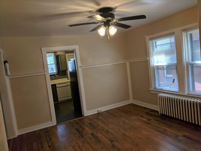 Building Photo - South Oakland Large and renovated 3 bedroo...