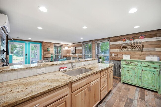Building Photo - 82 Guada Coma Dr