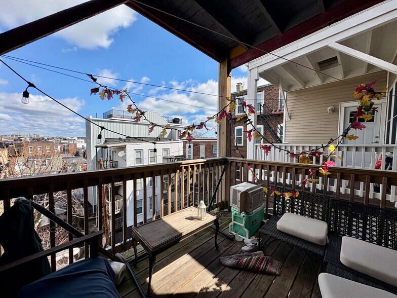 Building Photo - 116 Webster St