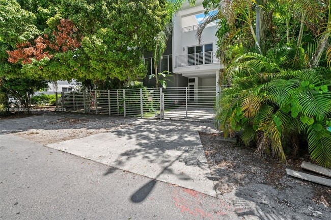 Building Photo - 3129 Matilda St