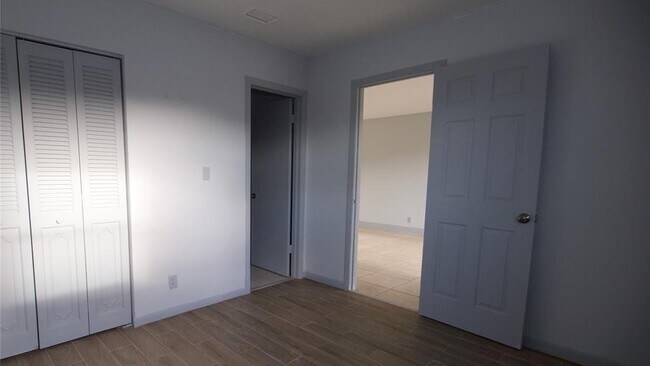 Building Photo - 7355 Woodmont Terrace