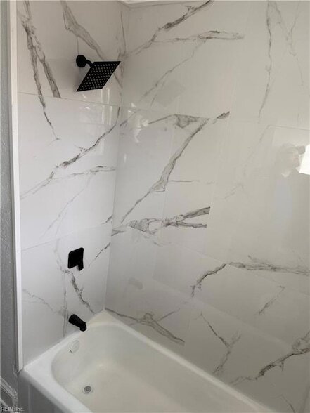 Building Photo - 1707 Holladay St