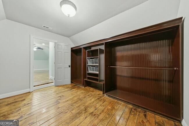 Building Photo - 250 Aspen Way
