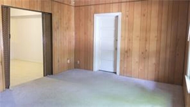 Building Photo - 103 E 34th St