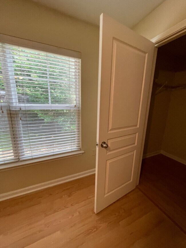 Building Photo - 07-204 Fattouh