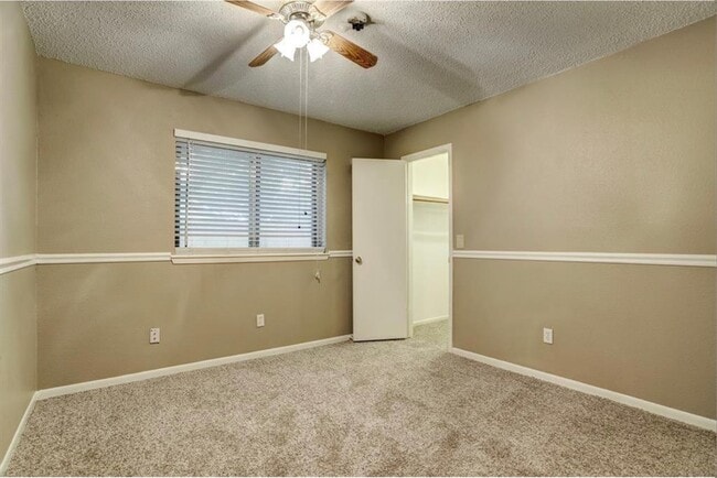 Building Photo - 2432 Shady Bend Dr