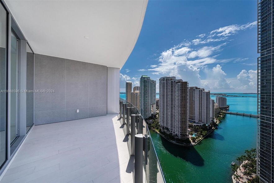 Building Photo - 300 Biscayne Blvd Way