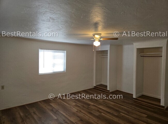 Building Photo - 5017 Parker Rd