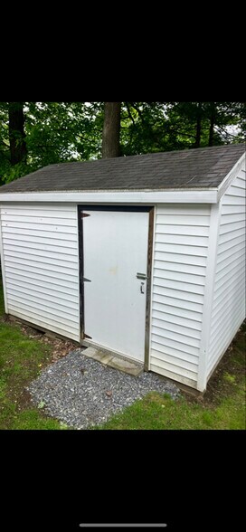 Building Photo - 204 W Milton Rd
