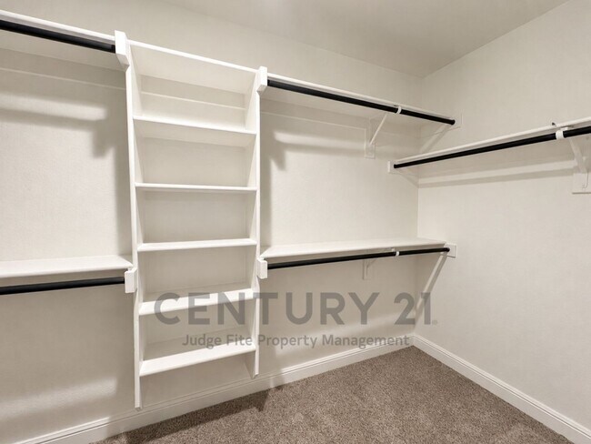 Building Photo - 606 Capstone Cir