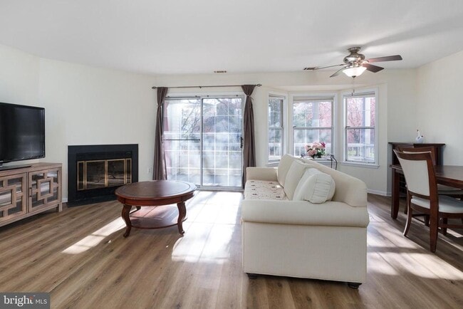 Building Photo - 206 Salem Ct