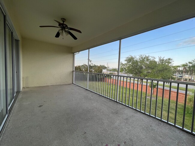 Building Photo - Beautiful 3 Bed 2 Bath with a Den Gated Co...