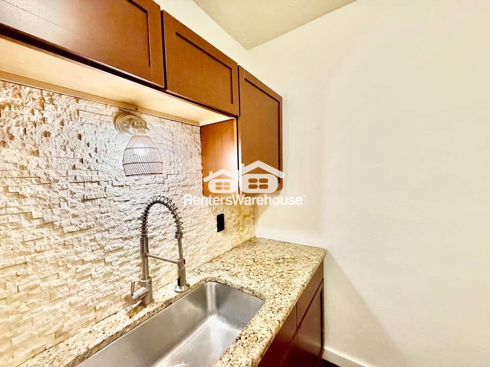 Building Photo - 3612 Ingersoll Ave