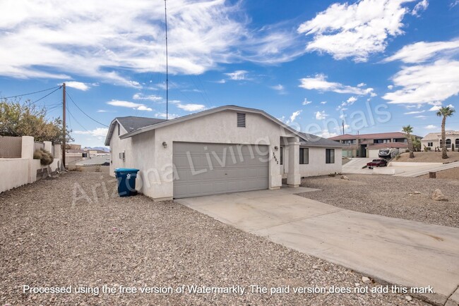 Building Photo - MOVE IN SPECIAL $800 OFF