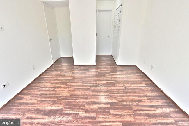 Building Photo - 1702 Ascot Way