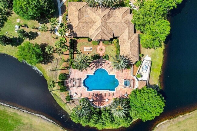 Building Photo - 550 Florida Club Blvd
