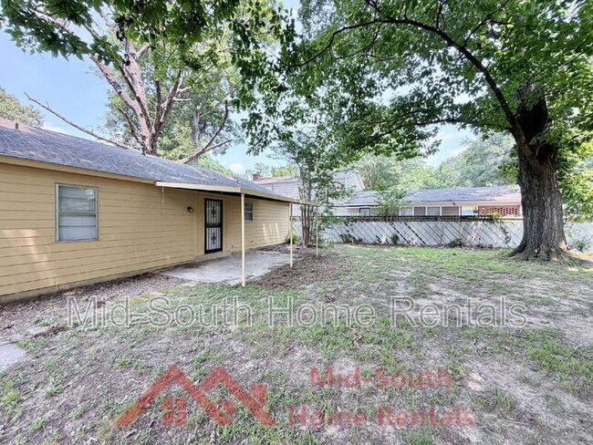 Building Photo - 1521 Abernathy Rd