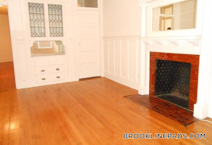 Building Photo - 1788 Beacon St