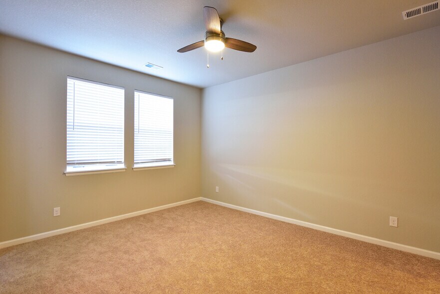 Building Photo - 14932 E Belleview Ave