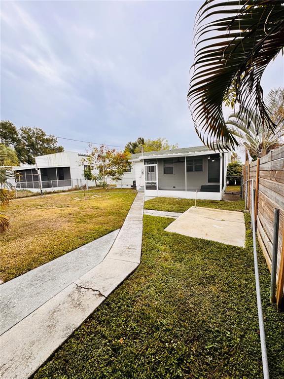 Building Photo - 2837 18th Ave N