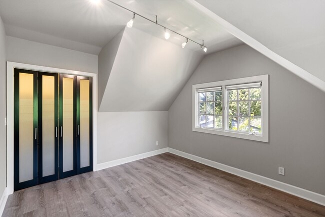 Building Photo - Contemporary Home in Desirable Community C...