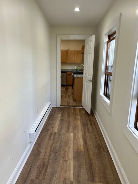 Sunroom - 46 Garfield Ave