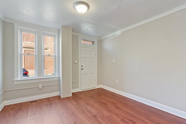 Building Photo - Charming 3 Bed, 1.5 Bath Home in York Pa!