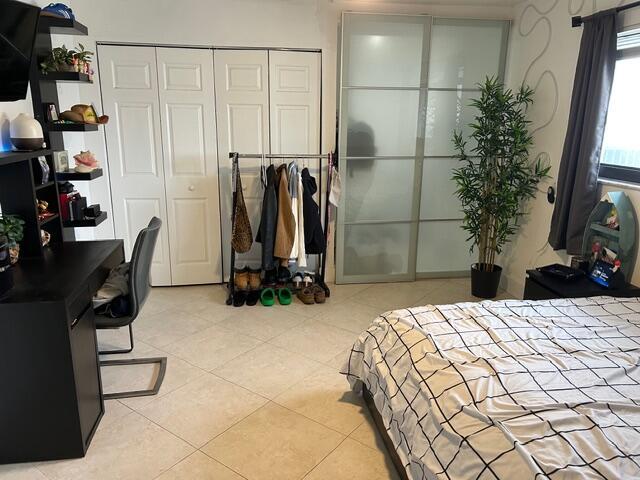 Building Photo - 2400 SW 86th Ave