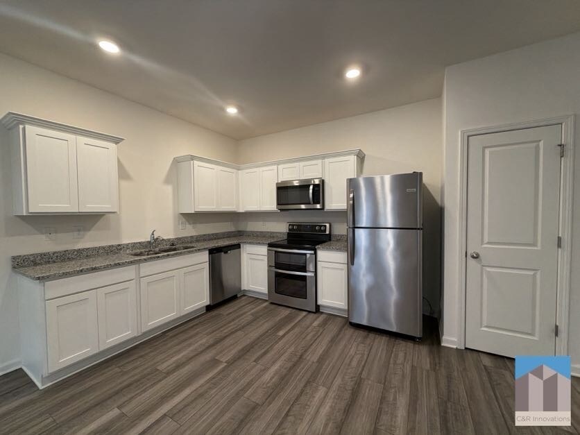 Building Photo - 3530 Condor Ct SW