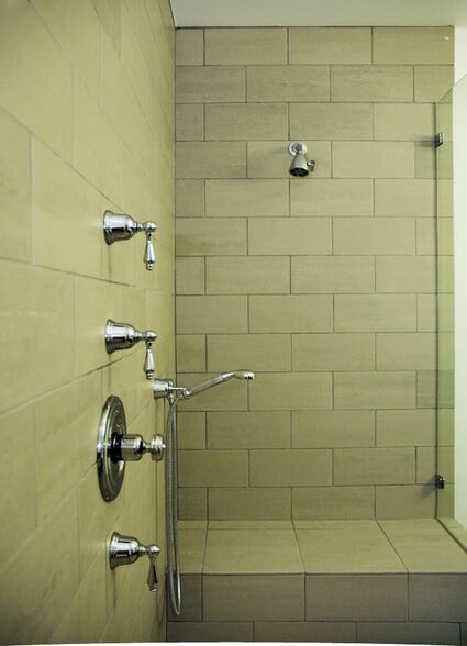 shower w/ 3 shower heads - 457 N Spaulding Ave