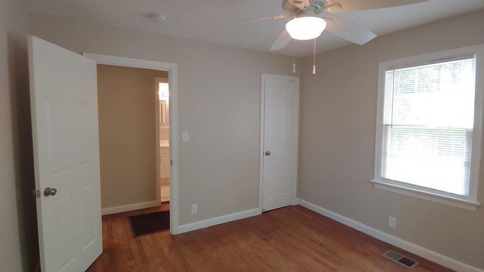 Building Photo - 4433 Highland Rd