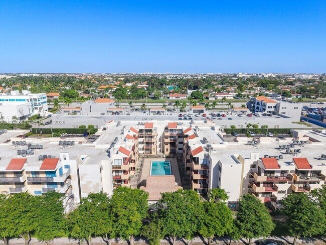 Building Photo - 995 SW 84th Ave