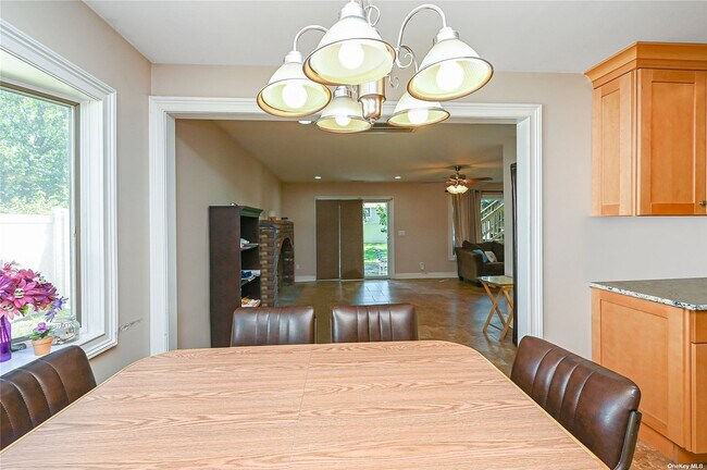 Building Photo - 316 Kimberly Pl