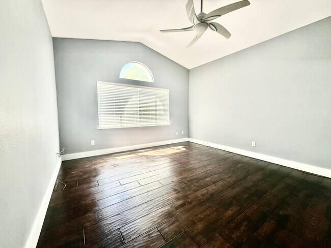 Building Photo - EPIC REA - Fully Renovated 5BR/3BA Home in...