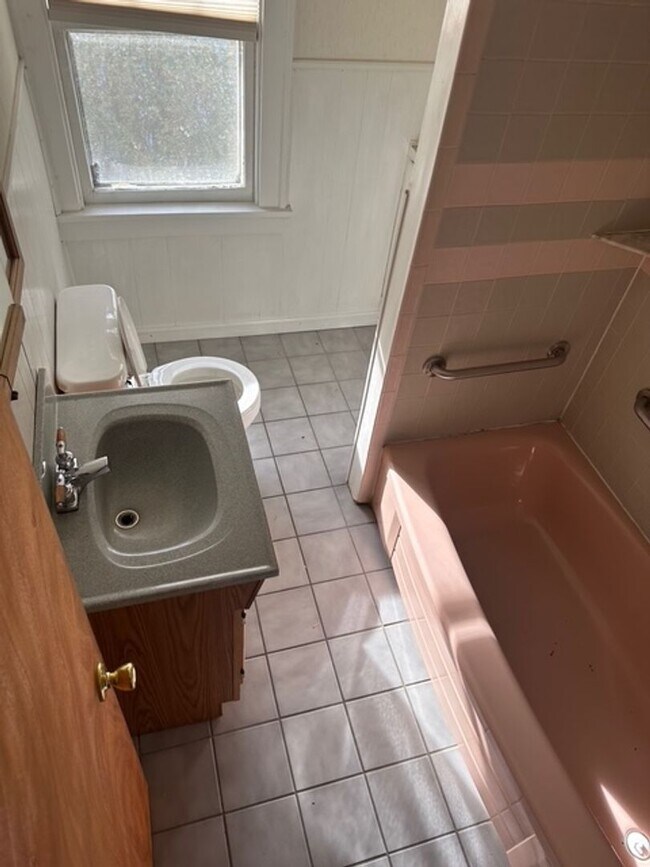 Building Photo - 25 Meech Park