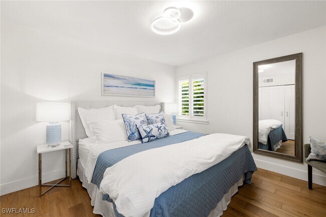 Building Photo - 175 5th Ave S