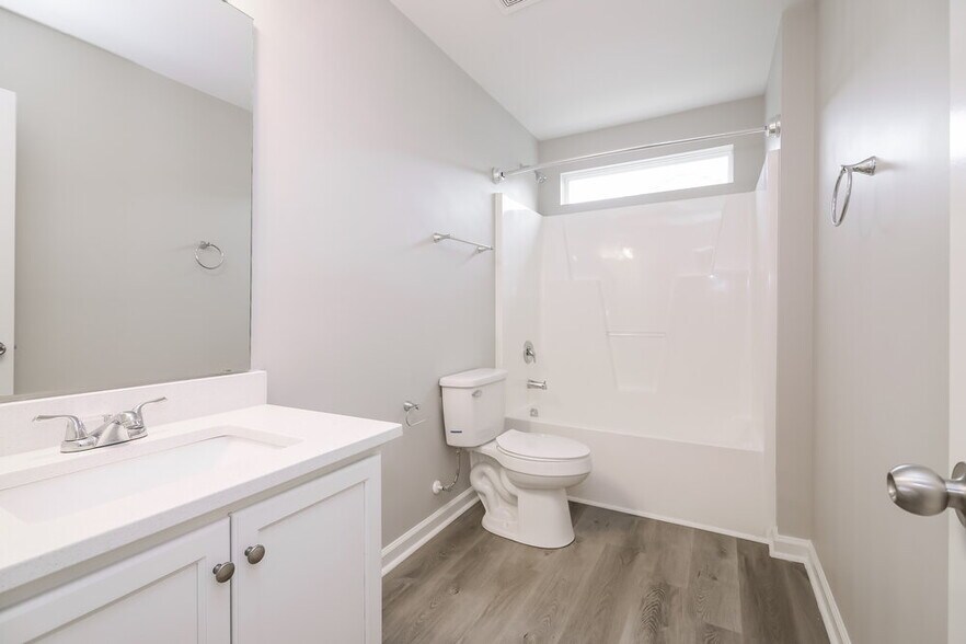 Building Photo - 1308 Hosmer Ct