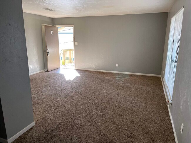 Building Photo - 2010 Bradford Ct