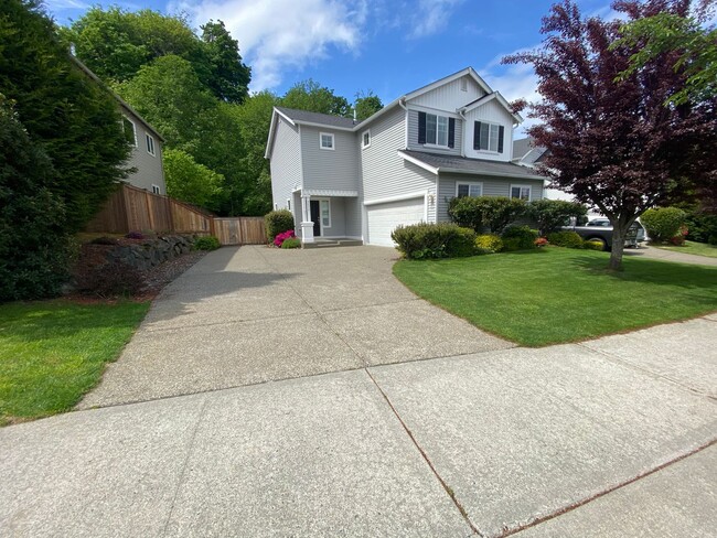 Building Photo - DuPont home with greenspace views, fenced ...