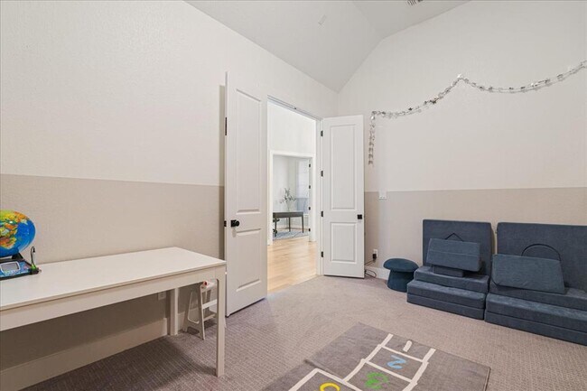 Building Photo - 120 Shady Spg Trl