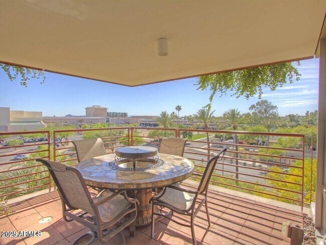 Building Photo - 7117 E Rancho Vista Dr