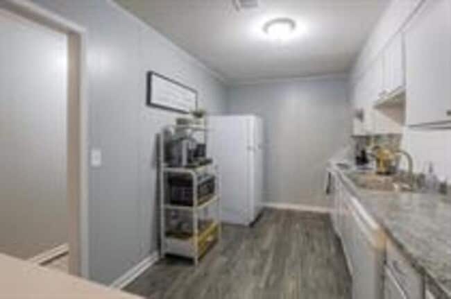 Building Photo - 8327 Lowell Ave