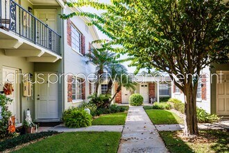 Building Photo - McLean Fairway 3022D