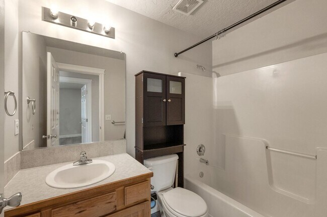 Building Photo - Charming 3BR House in Fort Collins