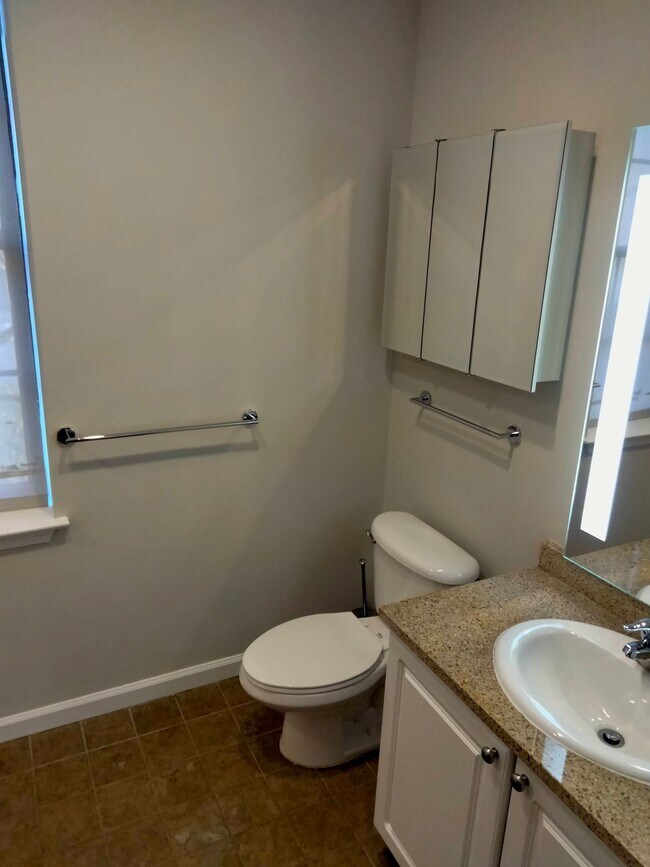 Building Photo - 36 Imlay St