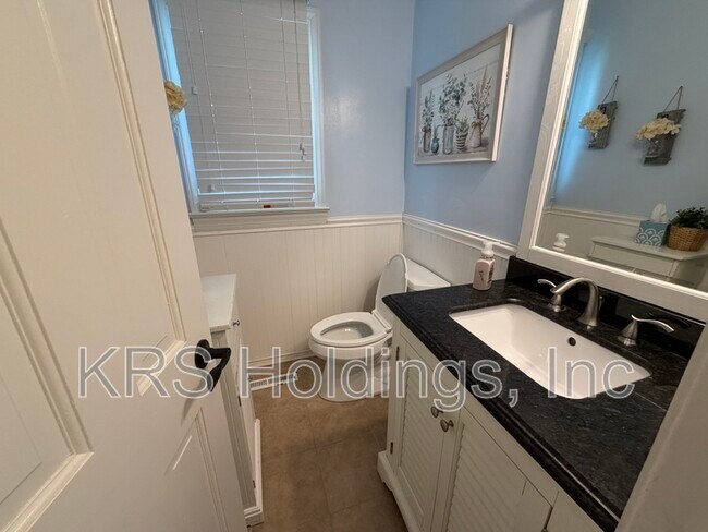 Building Photo - 1520 Woodside Ct