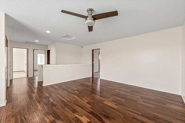 Building Photo - Updated and Spacious 3 Bed Yelm Rental!