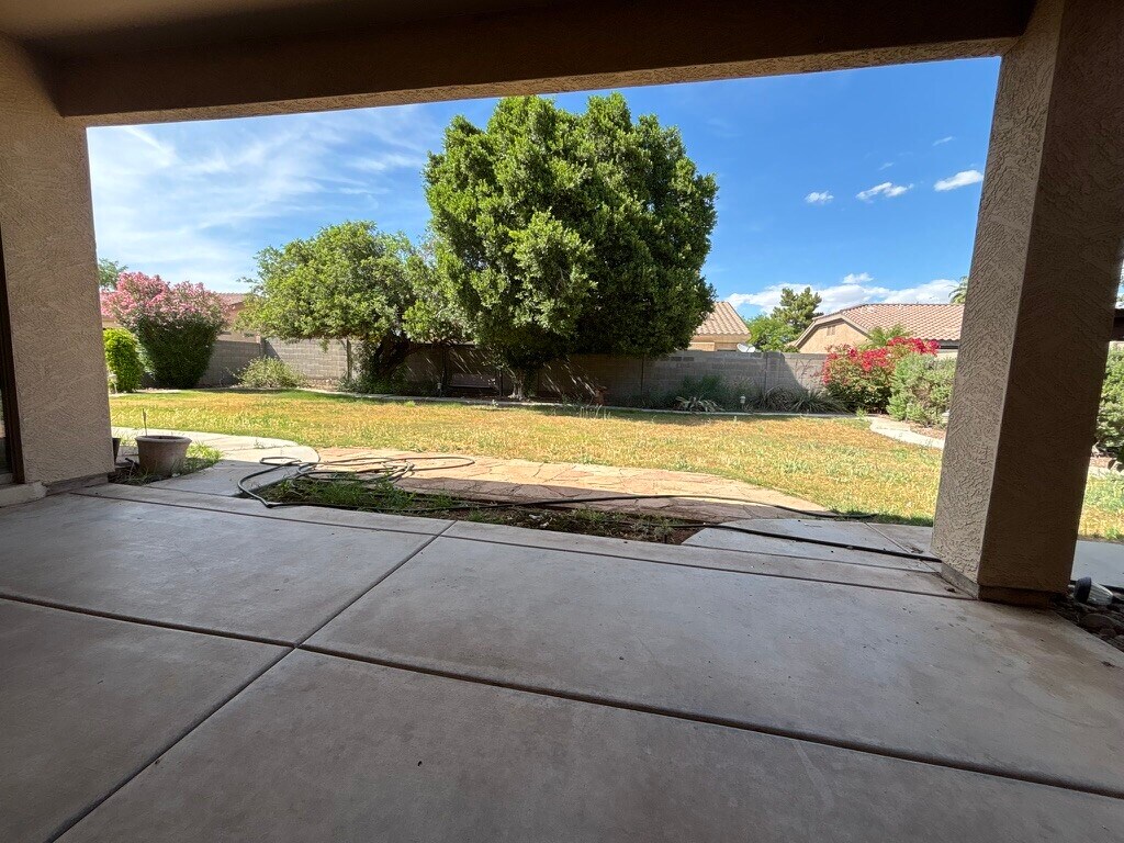 Building Photo - 2120 E Flintlock Way