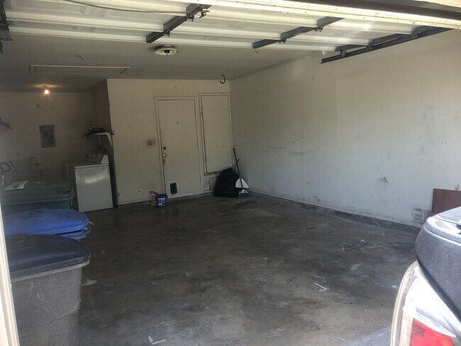 one car garage with laundry - 7257 Lansbury Dr